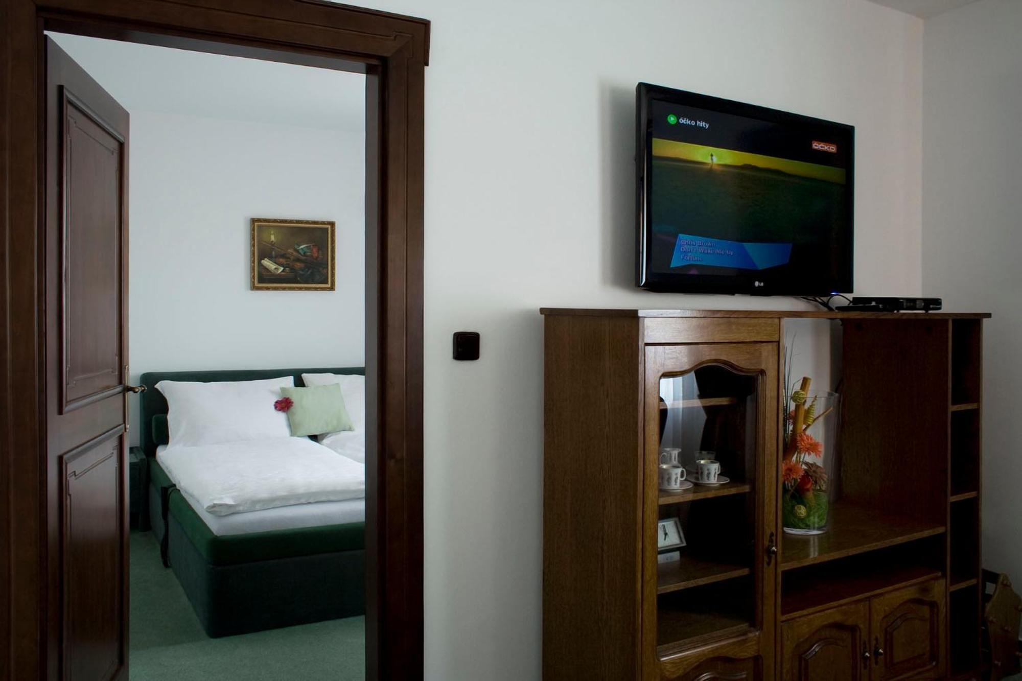 Hotel Zamecek Pod Hradem Stary Jicin 111 Luaran gambar