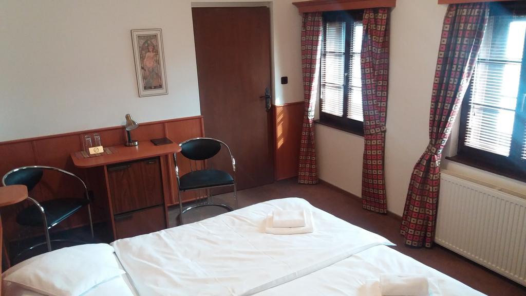 Hotel Zamecek Pod Hradem Stary Jicin 111 Luaran gambar