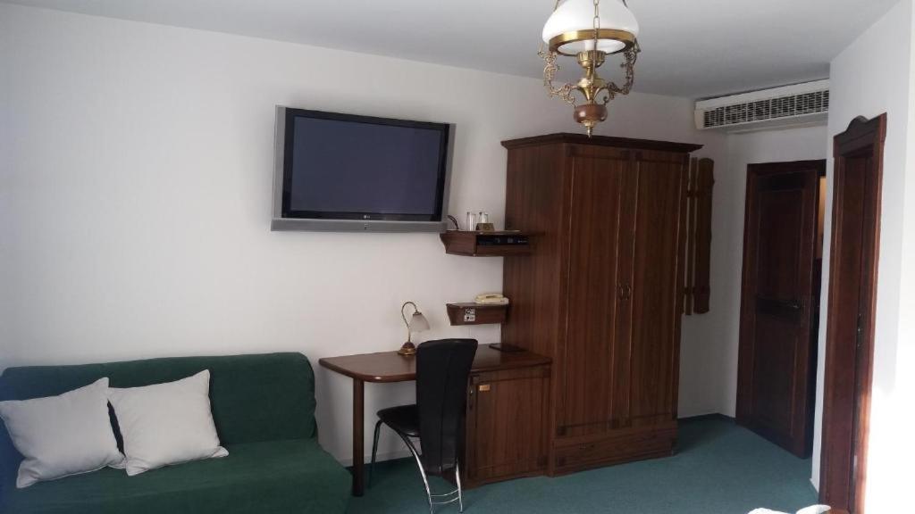 Hotel Zamecek Pod Hradem Stary Jicin 111 Luaran gambar